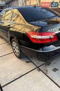 Седан Mercedes-Benz E-Class 2011 в Виноградові