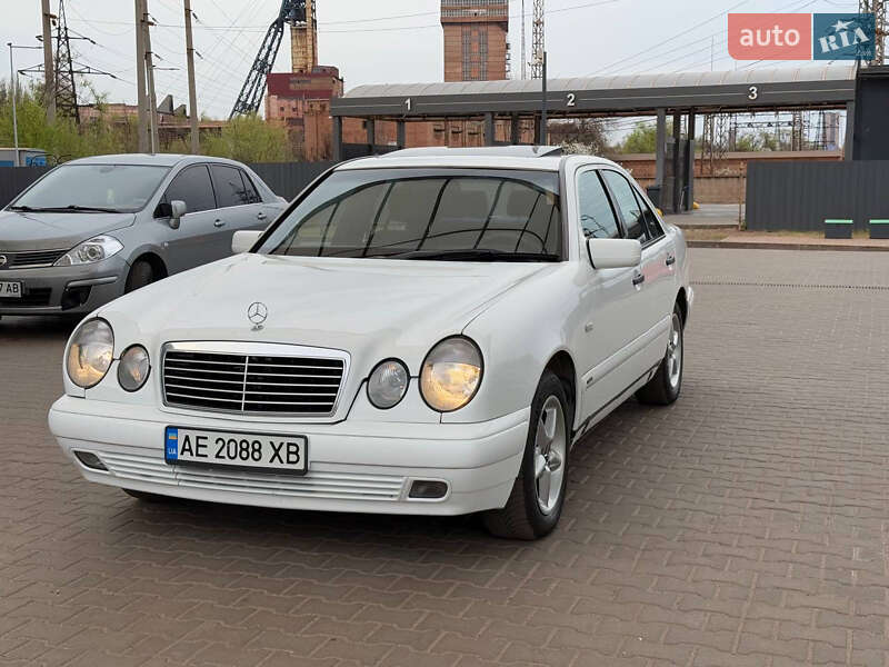 Седан Mercedes-Benz E-Class 1999 в Кривом Роге
