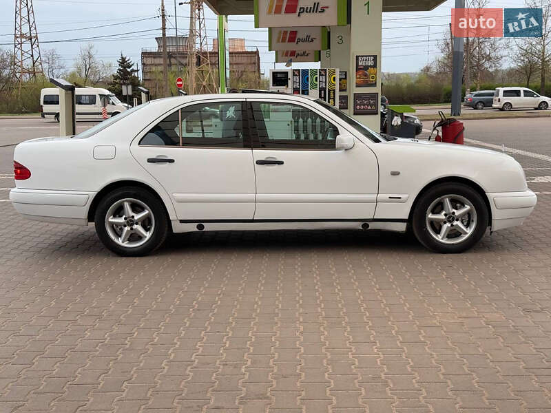 Седан Mercedes-Benz E-Class 1999 в Кривом Роге