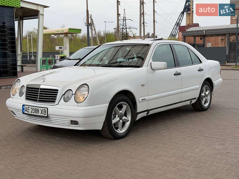 Седан Mercedes-Benz E-Class 1999 в Кривом Роге