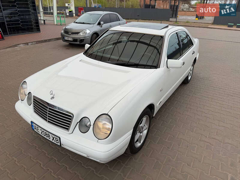 Седан Mercedes-Benz E-Class 1999 в Кривом Роге