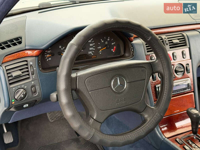 Седан Mercedes-Benz E-Class 1999 в Кривом Роге