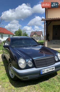 Седан Mercedes-Benz E-Class 1997 в Долине