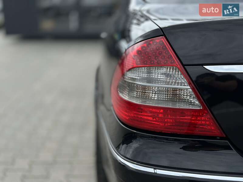 Седан Mercedes-Benz E-Class 2006 в Чернівцях