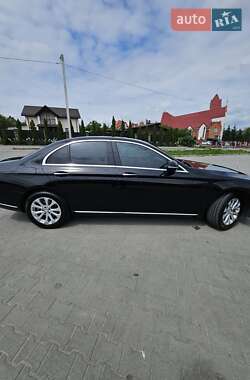 Седан Mercedes-Benz E-Class 2017 в 