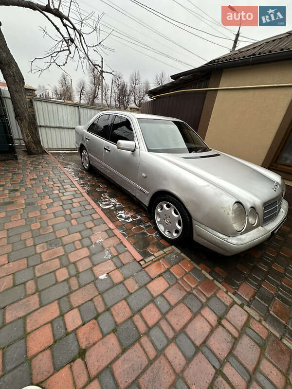Седан Mercedes-Benz E-Class 1997 в Хмельницком