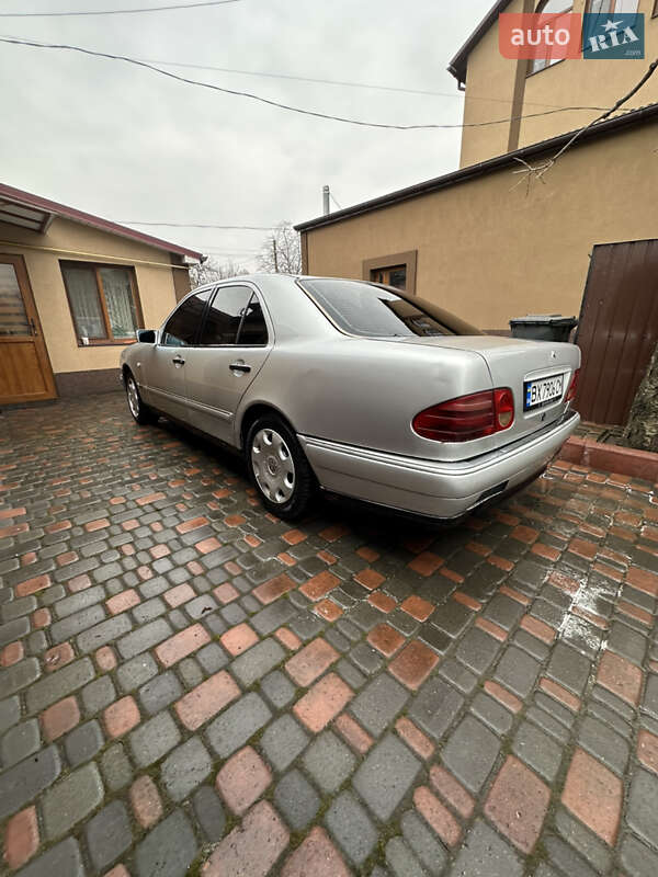 Седан Mercedes-Benz E-Class 1997 в Хмельницком
