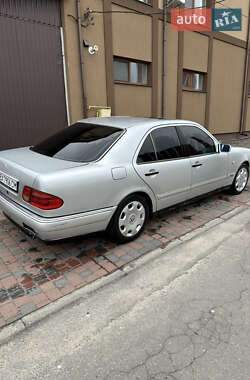 Седан Mercedes-Benz E-Class 1997 в 