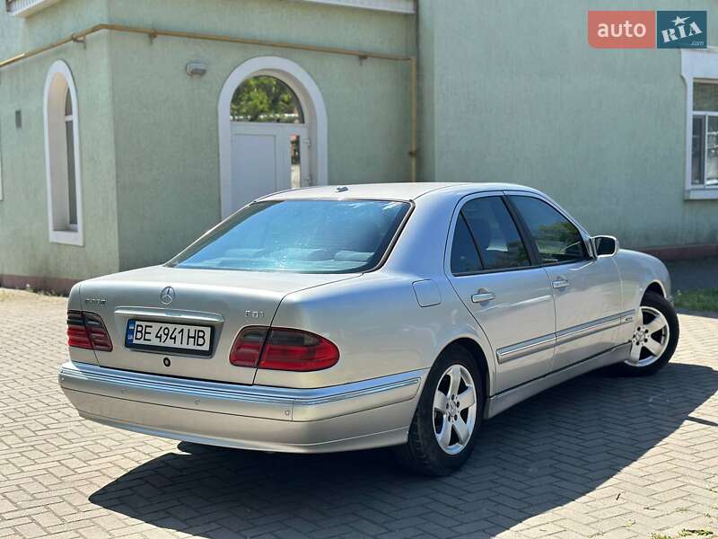 Седан Mercedes-Benz E-Class 2002 в Николаеве
