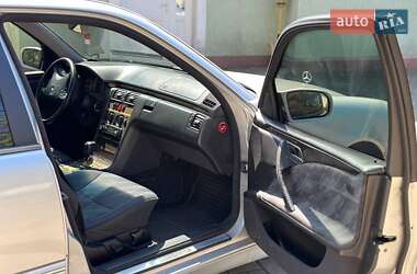 Седан Mercedes-Benz E-Class 2002 в 