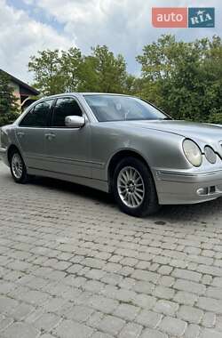 Седан Mercedes-Benz E-Class 2000 в 