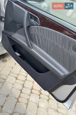 Седан Mercedes-Benz E-Class 2000 в 