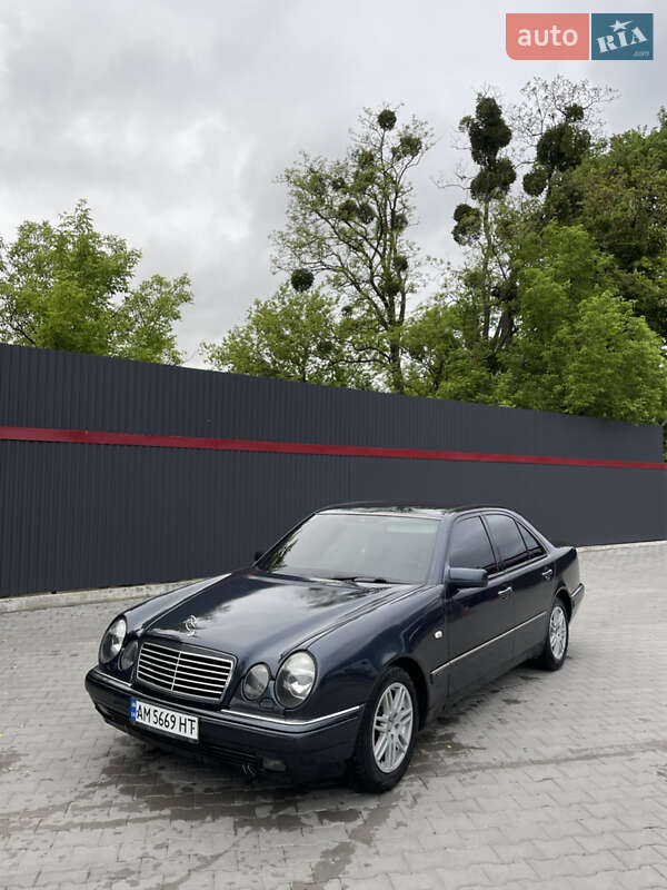 Mercedes-Benz E-Class 1998