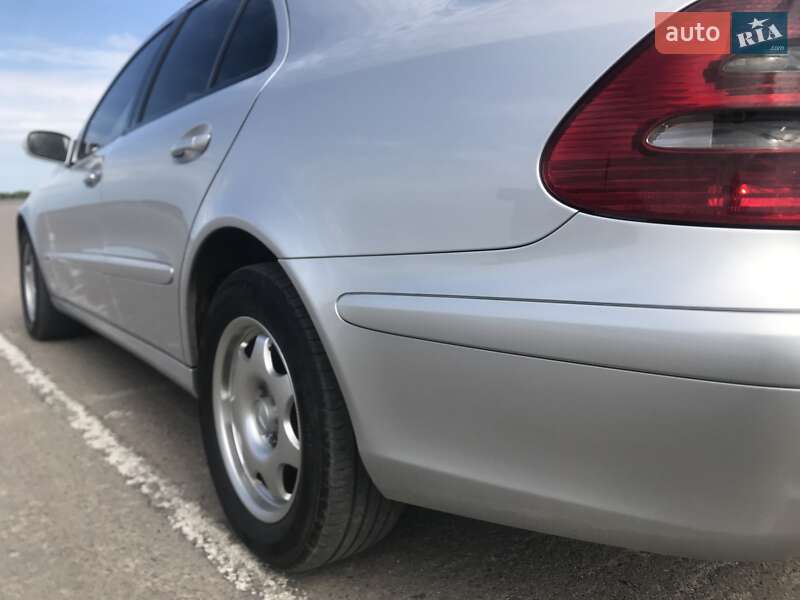 Седан Mercedes-Benz E-Class 2004 в Рівному