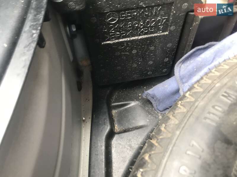 Седан Mercedes-Benz E-Class 2004 в Рівному