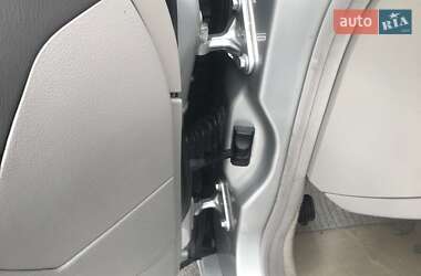 Седан Mercedes-Benz E-Class 2004 в 