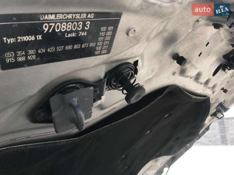 Седан Mercedes-Benz E-Class 2004 в Рівному