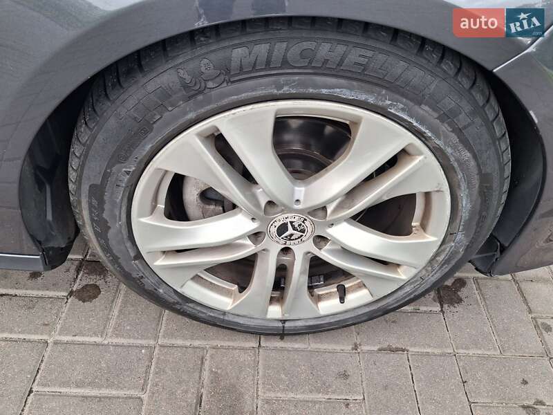 Седан Mercedes-Benz E-Class 2011 в Києві