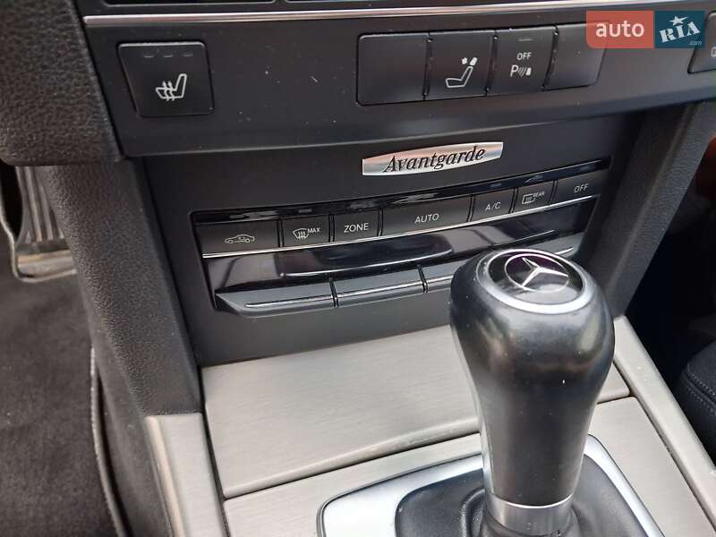 Седан Mercedes-Benz E-Class 2011 в Києві