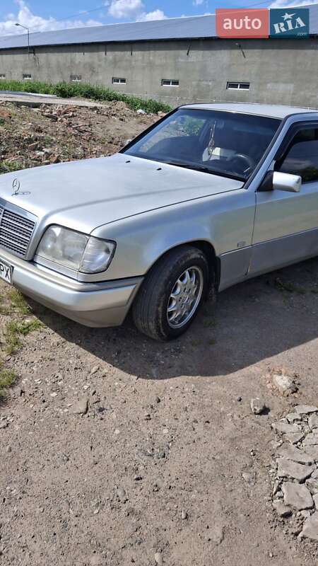 Mercedes-Benz E-Class 1995