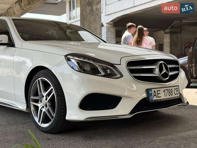 Седан Mercedes-Benz E-Class 2013 в Дніпрі
