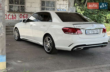 Седан Mercedes-Benz E-Class 2013 в Днепре