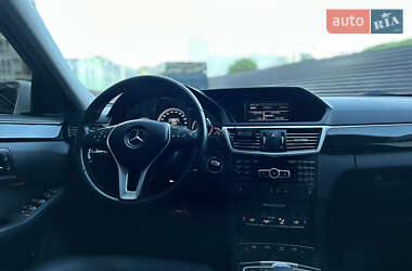Седан Mercedes-Benz E-Class 2012 в 