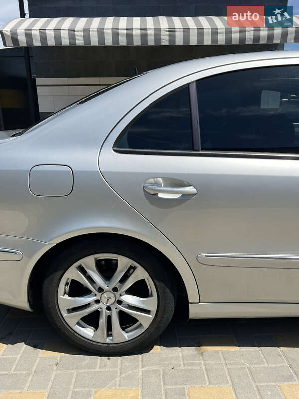 Седан Mercedes-Benz E-Class 2003 в Виннице