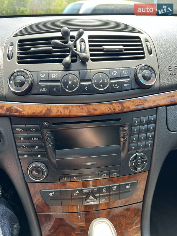 Седан Mercedes-Benz E-Class 2003 в Виннице