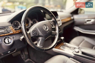 Седан Mercedes-Benz E-Class 2011 в 