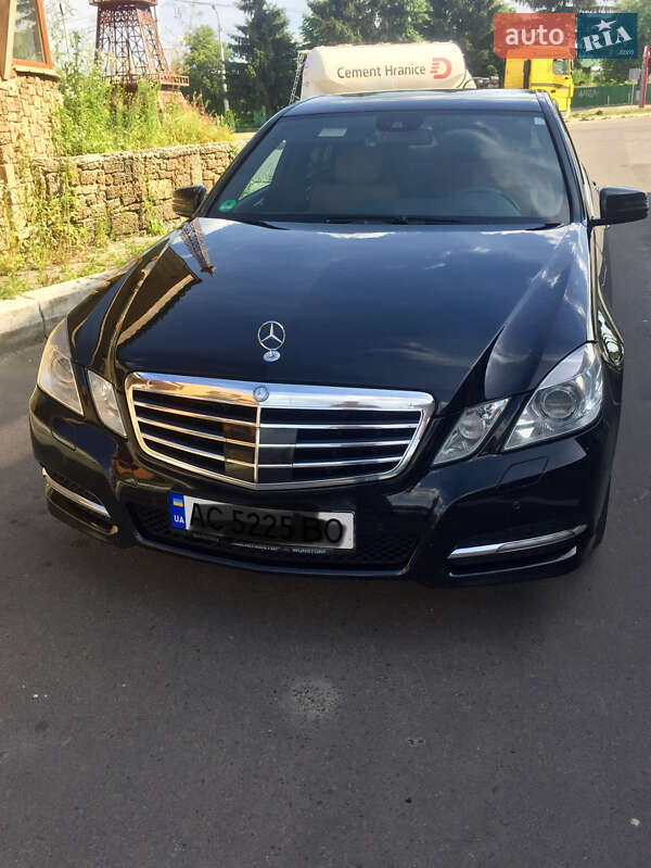 Mercedes-Benz E-Class 2011