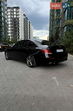 Седан Mercedes-Benz E-Class 2017 в 