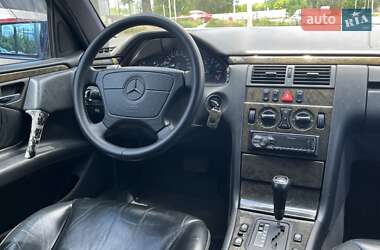 Седан Mercedes-Benz E-Class 1997 в 