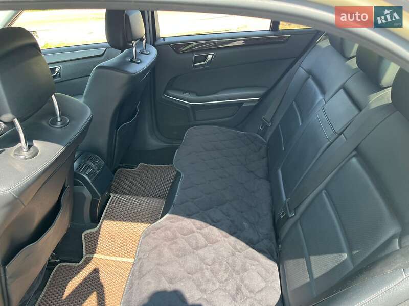 Седан Mercedes-Benz E-Class 2009 в Львові