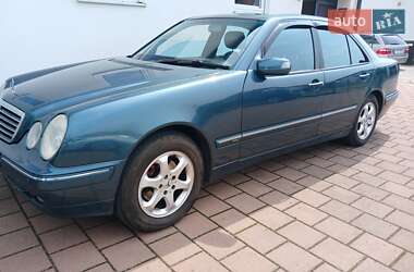 Седан Mercedes-Benz E-Class 2000 в Кривому Розі