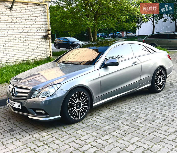 Купе Mercedes-Benz E-Class 2009 в Самборе