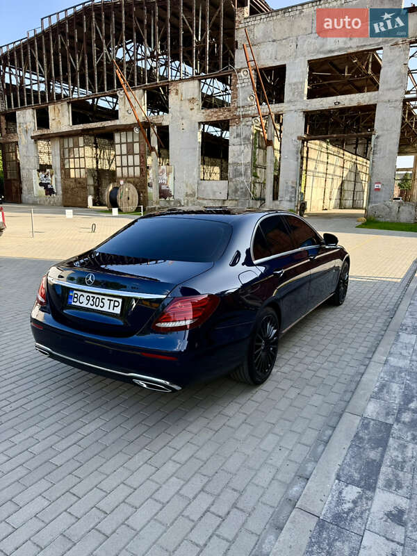 Седан Mercedes-Benz E-Class 2018 в Львове