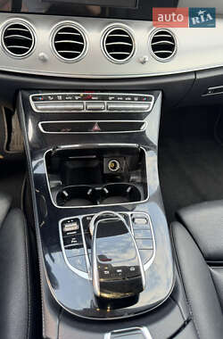 Седан Mercedes-Benz E-Class 2016 в 