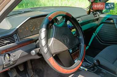 Седан Mercedes-Benz E-Class 1986 в Полтаві