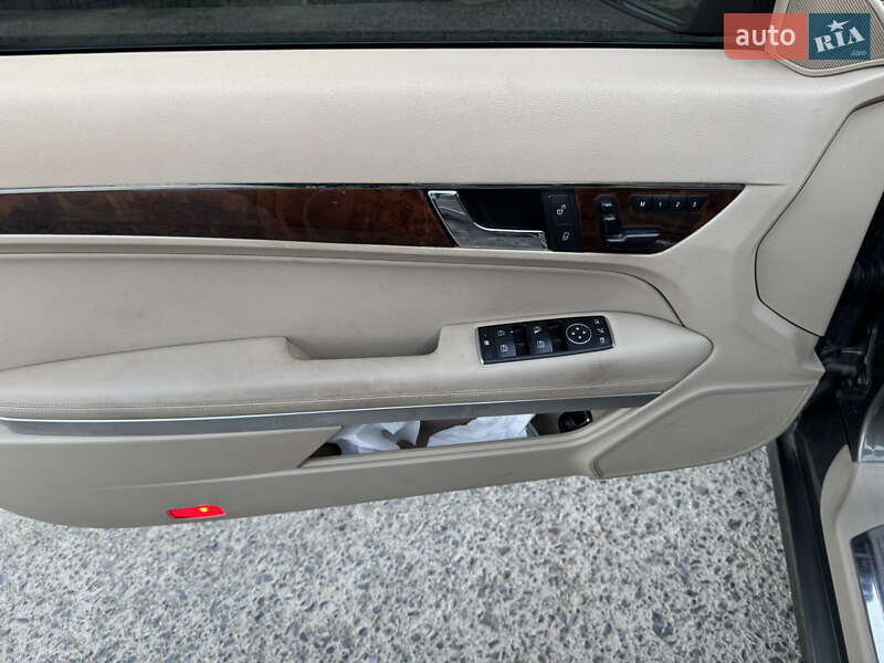 Купе Mercedes-Benz E-Class 2011 в Тересві