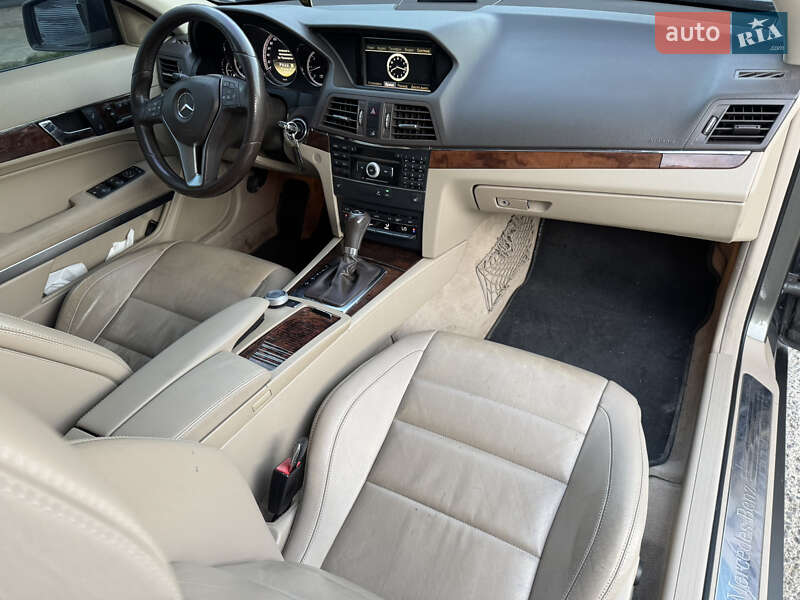 Купе Mercedes-Benz E-Class 2011 в Тересві