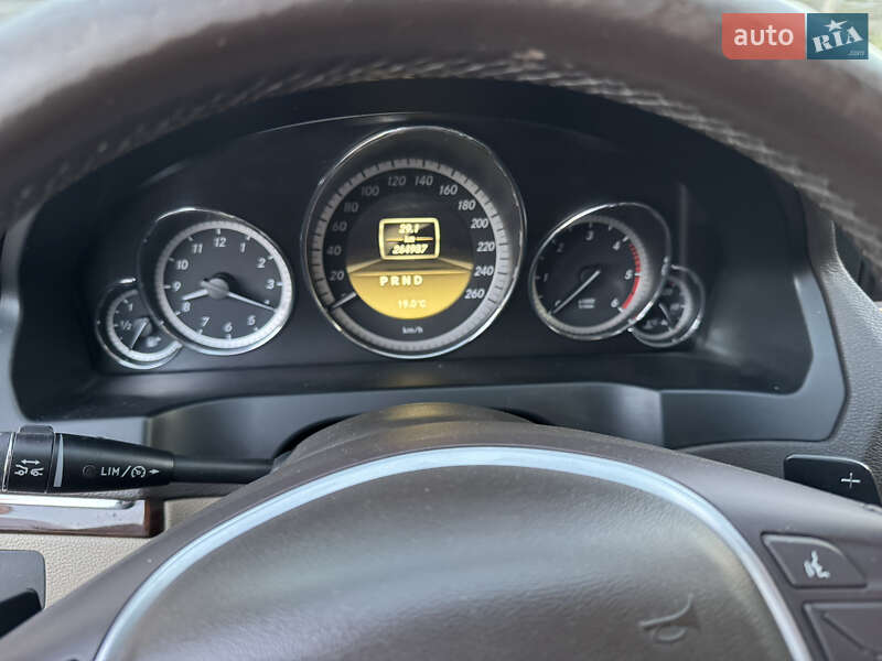 Купе Mercedes-Benz E-Class 2011 в Тересві