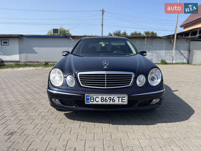Седан Mercedes-Benz E-Class 2004 в Сокале