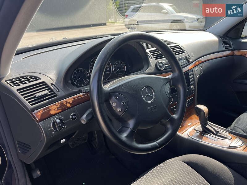 Седан Mercedes-Benz E-Class 2004 в Сокале