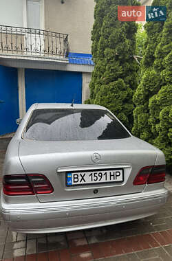 Седан Mercedes-Benz E-Class 2000 в 