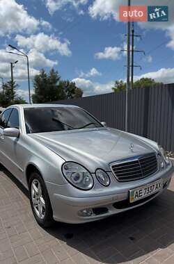 Седан Mercedes-Benz E-Class 2005 в Днепре