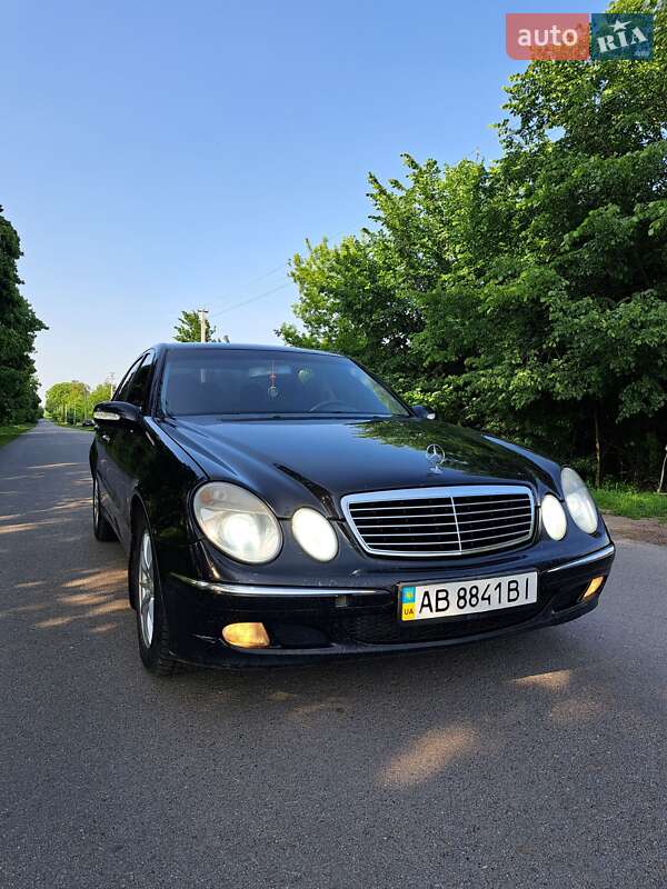 Седан Mercedes-Benz E-Class 2003 в 