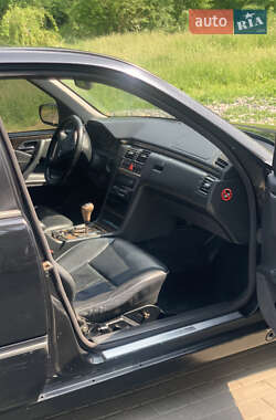 Седан Mercedes-Benz E-Class 2000 в 