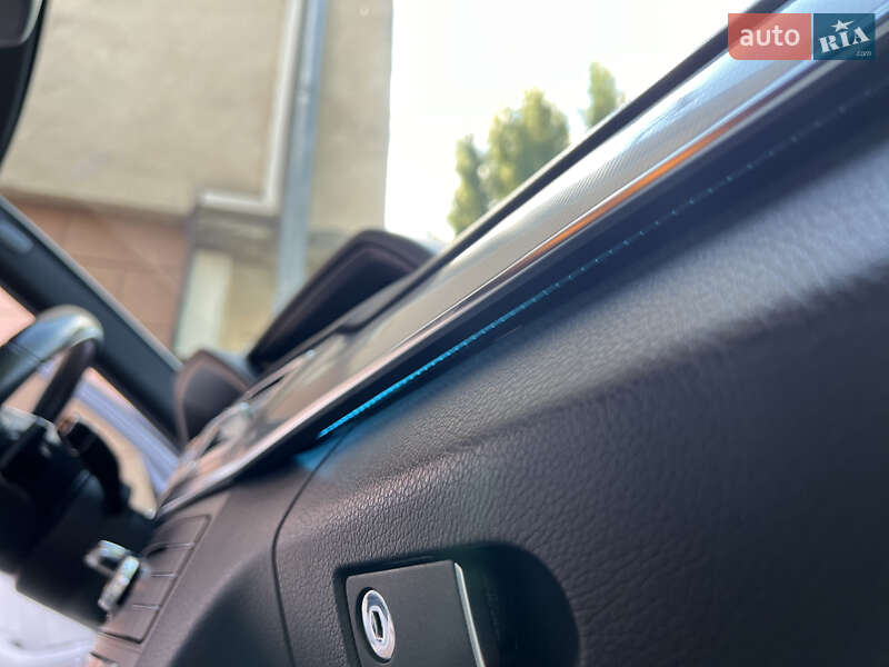 Седан Mercedes-Benz E-Class 2015 в Сваляве