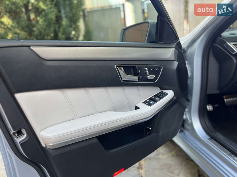 Седан Mercedes-Benz E-Class 2015 в Сваляве